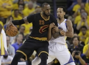 虎扑体育-加时末段体能课后，山东男篮更衣室发声备战欧篮联，更衣室稳定，医务组通报恢复的简单介绍