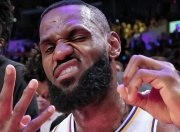 HUPU- 詹姆斯爆冷击败日本队,关键助攻引爆全场的球员 